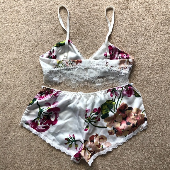 🚫SOLD🚫Floral print lace lingerie set NWOT - Picture 9 of 13